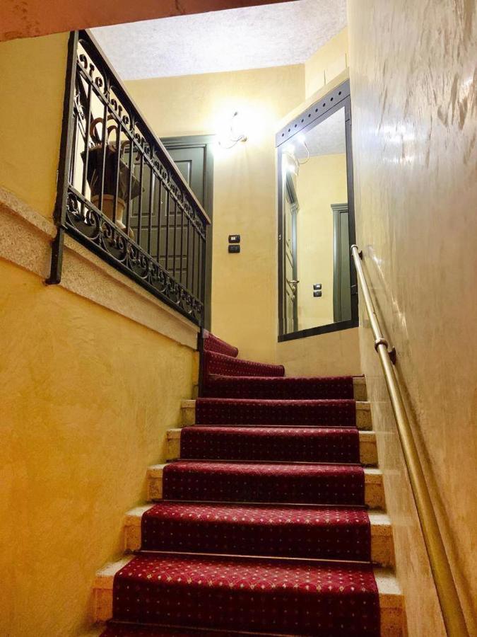Apartment Via Sant'Alessandro 22 - Sostify Bergamo Bagian luar foto